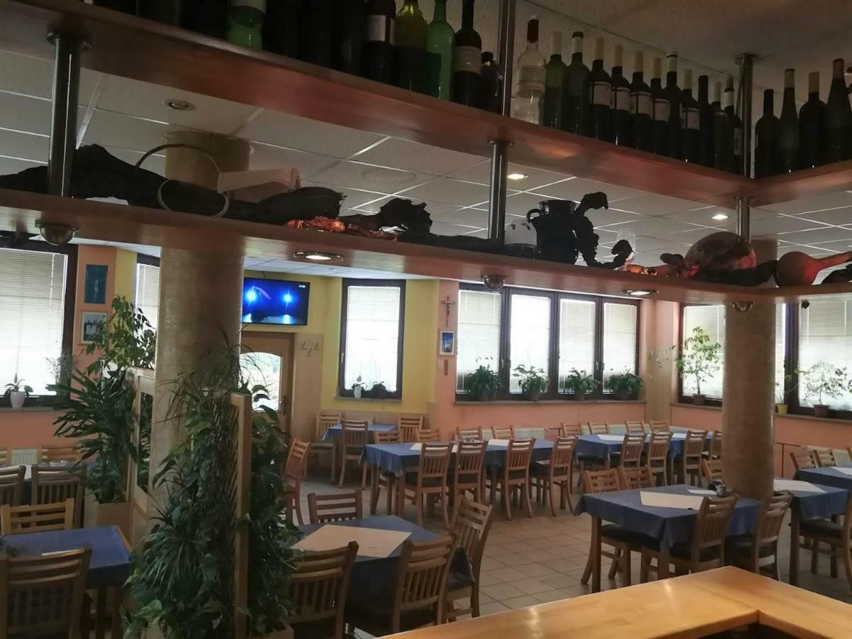 Kavana I Sobe Monika Hotel Grabrovnik Exterior foto