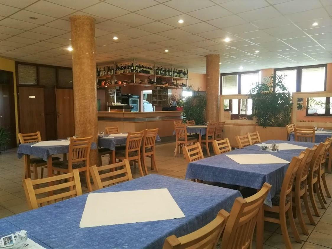 Kavana I Sobe Monika Hotel Grabrovnik Exterior foto